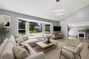 31 Sutton Hill Ln, Manhasset Hills, NY 11040 - Photo 7