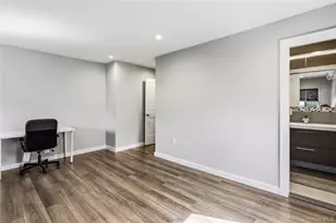 31 Sutton Hill Ln, Manhasset Hills, NY 11040 - Photo 23