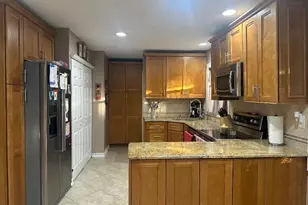 26 Fallen Leaf Rd, Holbrook, NY 11741 - Photo 5