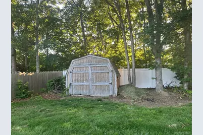 26 Fallen Leaf Road, Holbrook, NY 11741 - Photo 15