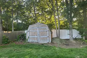 26 Fallen Leaf Rd, Holbrook, NY 11741 - Photo 15