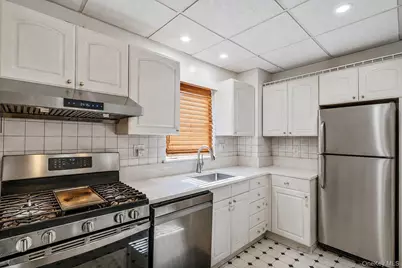 214 Lowell Avenue, Floral Park, NY 11001 - Photo 13
