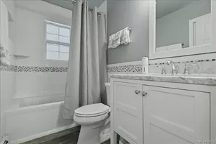 16 Penny Ln, Levittown, NY 11756 - Photo 23