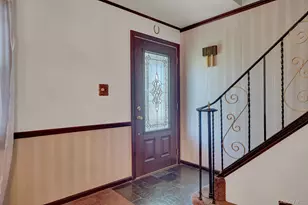 49 McAlester Ave, Hicksville, NY 11801 - Photo 5