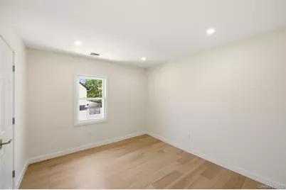 135 Whaley Street, Freeport, NY 11520 - Photo 29