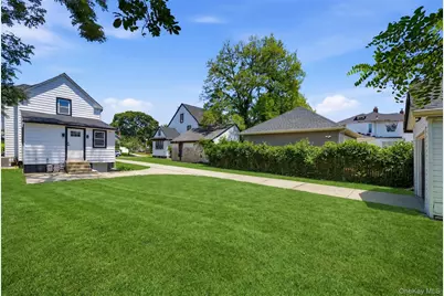 135 Whaley Street, Freeport, NY 11520 - Photo 37