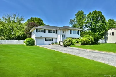 44 Peppermint Road, Commack, NY 11725 - Photo 3