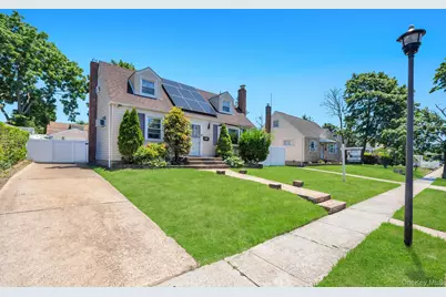 963 Ditmas Avenue, Uniondale, NY 11553 - Photo 3