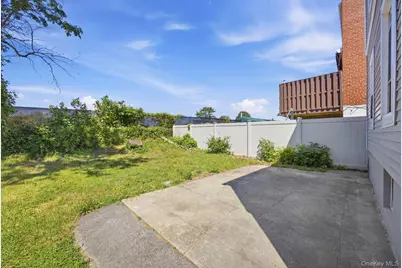 1127 Calhoun Avenue, Bronx, NY 10465 - Photo 3