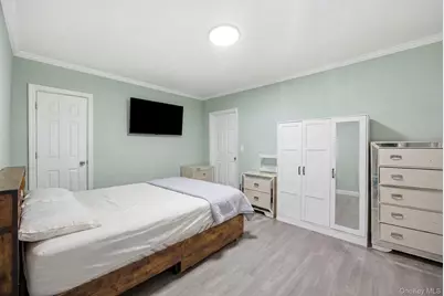 1127 Calhoun Avenue, Bronx, NY 10465 - Photo 9