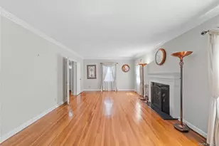 67 Raymond Pl, Hewlett, NY 11557 - Photo 7