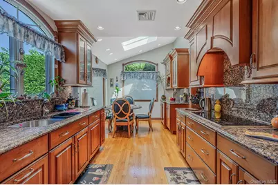 27 Jasmine Lane, Kings Park, NY 11754 - Photo 9