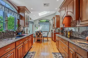 27 Jasmine Ln, Kings Park, NY 11754 - Photo 9