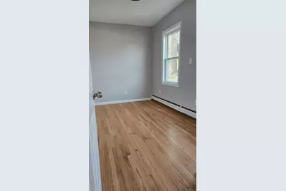 91 Wyman Avenue 1st Floor Rear - Apt #2, Huntington Station, NY 11746 - Photo 7