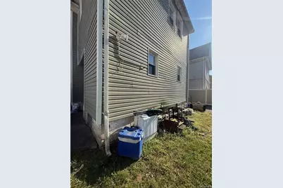 39 Pleasant Avenue, Roosevelt, NY 11575 - Photo 5