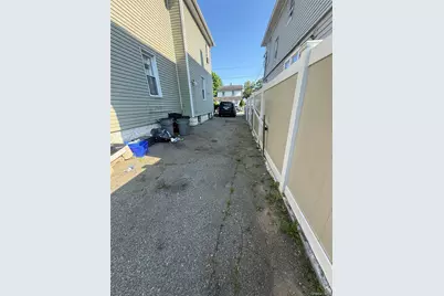 39 Pleasant Avenue, Roosevelt, NY 11575 - Photo 9