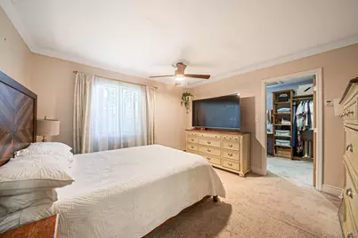 1015 Ocean Avenue, Bay Shore, NY 11706 - Photo 17