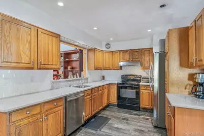1015 Ocean Avenue, Bay Shore, NY 11706 - Photo 9