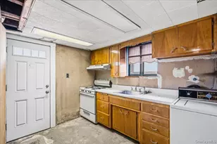 1228 80th St, Brooklyn, NY 11228 - Photo 31