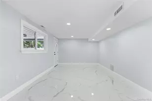 1059 Denton Ave, Manhasset Hills, NY 11040 - Photo 39