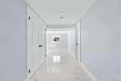 1059 Denton Avenue, Manhasset Hills, NY 11040 - Photo 37