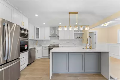 1059 Denton Avenue, Manhasset Hills, NY 11040 - Photo 17