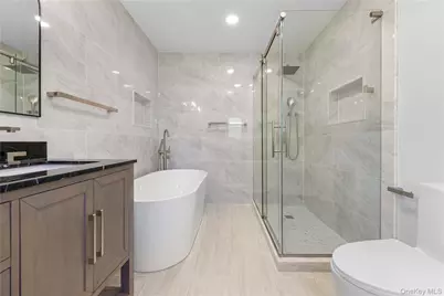 1059 Denton Avenue, Manhasset Hills, NY 11040 - Photo 25