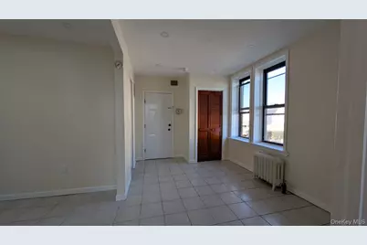 214-85 Jamaica Avenue #2F, Queens Village, NY 11428 - Photo 1