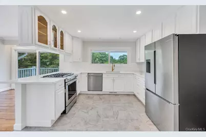 3 Beach Plum Drive, Northport, NY 11768 - Photo 9