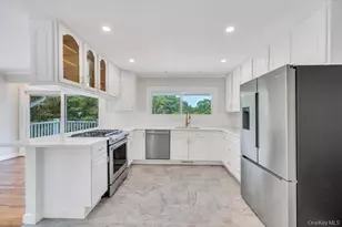 3 Beach Plum Dr, Northport, NY 11768 - Photo 9