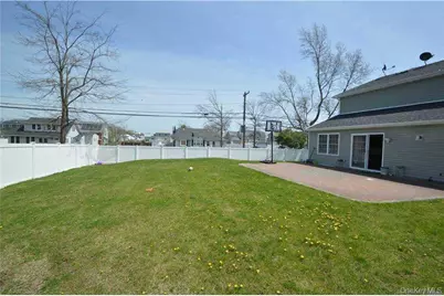 106 Roosevelt Avenue, Massapequa, NY 11758 - Photo 19