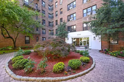 67-40 Yellowstone Boulevard #4M, Forest Hills, NY 11375 - Photo 1