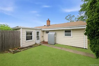 67 E End Avenue, Hicksville, NY 11801 - Photo 23