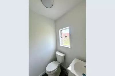 67-05 Roosevelt Avenue, Woodside, NY 11377 - Photo 5