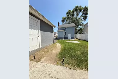 15 Mirin Avenue, Roosevelt, NY 11575 - Photo 33