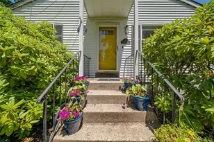 47 Floral Rd, Rocky Point, NY 11778 - Photo 3