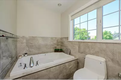 345 Washington Avenue, Cedarhurst, NY 11516 - Photo 17