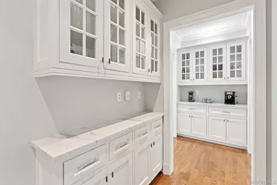 1 Cambridge Court, New Rochelle, NY 10804 - Photo 5