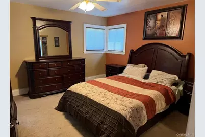 935 Montauk Avenue, Islip Terrace, NY 11752 - Photo 9