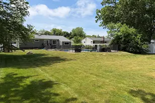 935 Montauk Ave, Islip Terrace, NY 11752 - Photo 13