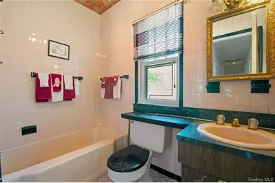 1026 W Broadway, Woodmere, NY 11598 - Photo 19