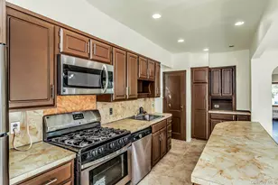 78 McKee St, Floral Park, NY 11001 - Photo 9