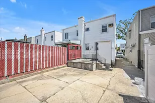 33-30 203rd St, Bayside, NY 11361 - Photo 13