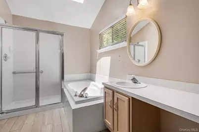 166 Richmond Avenue, Medford, NY 11763 - Photo 19