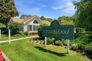 132 Willow Wood Dr, Oakdale, NY 11769 - Photo 33