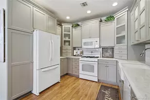 132 Willow Wood Dr, Oakdale, NY 11769 - Photo 11