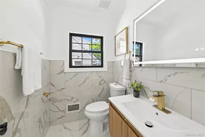 149 Fendale Street, Franklin Square, NY 11010 - Photo 23