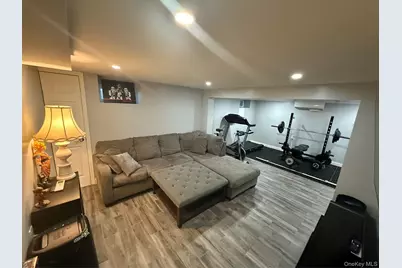 1626 Paula Lane, East Meadow, NY 11554 - Photo 23
