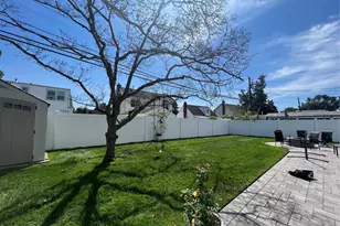 1626 Paula Ln, East Meadow, NY 11554 - Photo 25