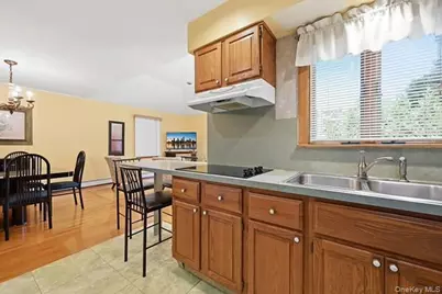 152 Nassau Drive, Albertson, NY 11507 - Photo 13